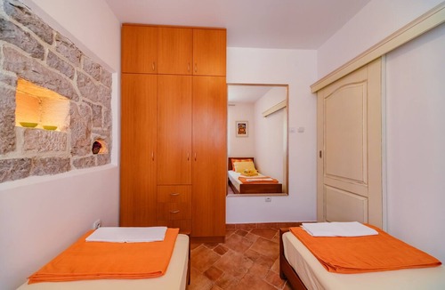 Bigovo Condo | Old rustic house near the sea