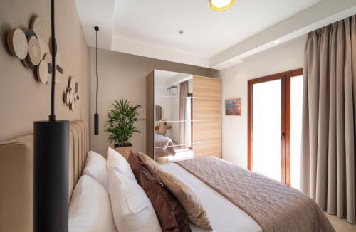 Rhodes Town Villa | Old Town 7 min - Free Airport Pickup - 6BR Villa