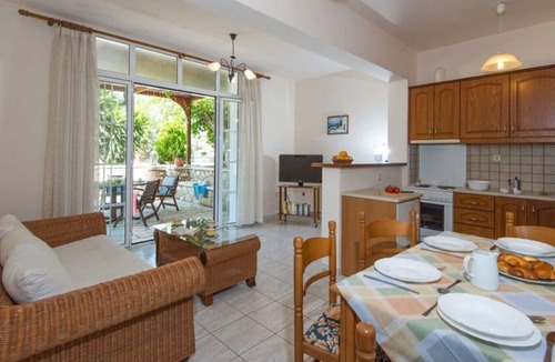 Gaios Villa | Olga Luxury Apt Lower (Adults only)
