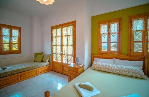 Papa Nero House | Olive House in Damouchari with a sea view - Delicious Houses