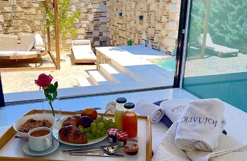 Anavyssos Villa | Olivujoj Villajoj - Deluxe Villa with Detached Pool House