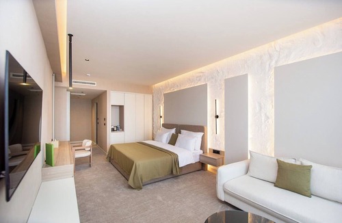 Tomicici Hotel | Ollie's by the sea