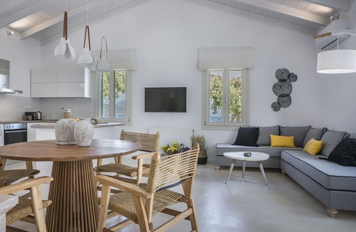 Sami House | Olvio - 2 bedroom house by the sea