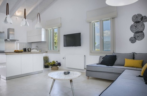 Sami House | Olvio - 2 bedroom house by the sea