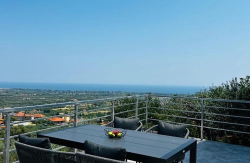 Skotina Apartment | Olympus Pearl