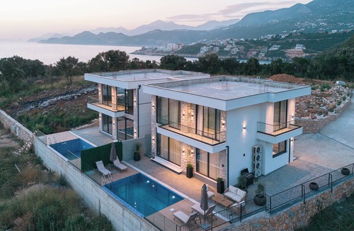 Bar Villa | Omena Luxury Villas - 3 Bedroom Villa with Pool & Sea View - Utjeha