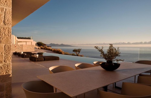 Korithi Villa | On The Rocks 2 Bedroom Villa