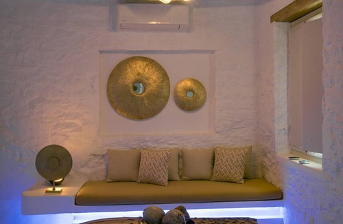 Karavostasis House | Onar Suites & Villas
