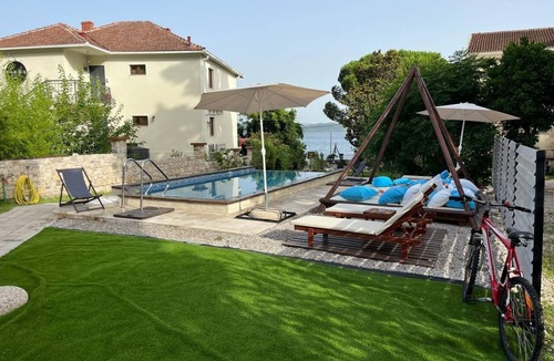 Bijela Apartment | One bedroom Apartment with Sea View and Terrace