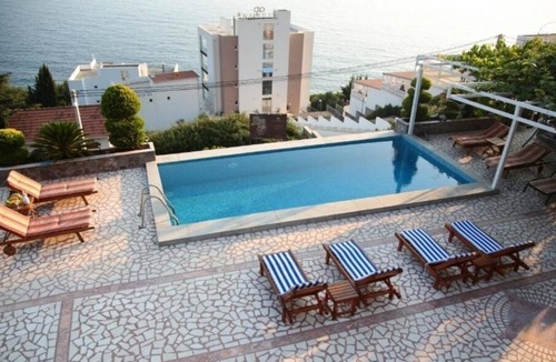Dobra Voda Apartment | One bedroom apartment with pool & sea view