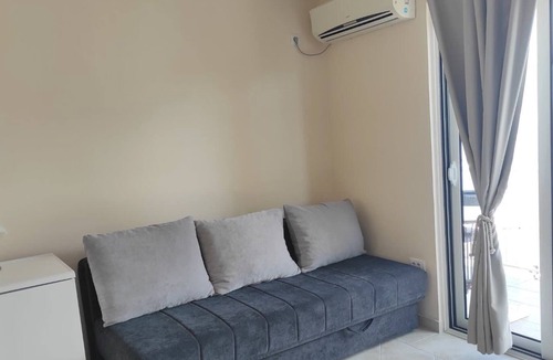 Njivice Apartment | One bedroom apartment by the seaside
