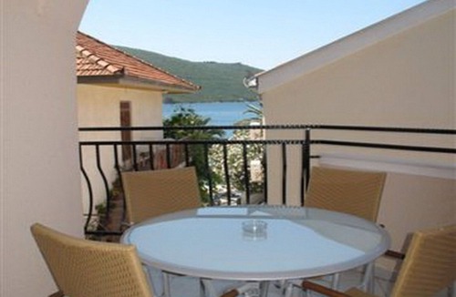 Kumbor Apartment | One Bedroom Apartment With Sea View (Hera)