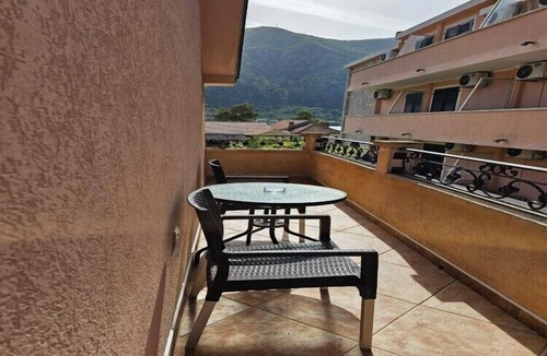 Kotor Apartment | One Bedroom Apartment with Balcony and Partial Sea View - Attic (5)