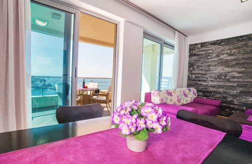 Przno Apartment | One Bedroom Apartment with Sea View