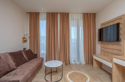 Dobra Voda House | One Bedroom Suite with Sea View and Balcony