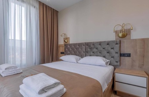 Dobra Voda House | One Bedroom Suite with Sea View and Balcony