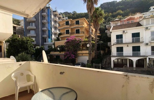 Becici Apartment | Only 1 minute and 15 seconds to walk to the beach!