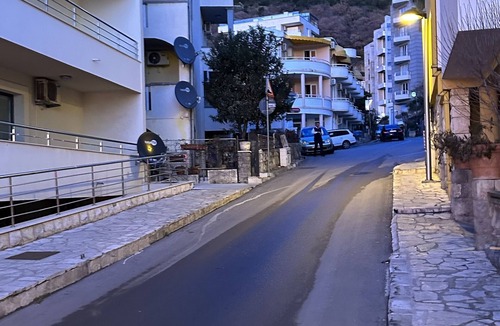 Becici Apartment | Only 1 minute and 15 seconds to walk to the beach!