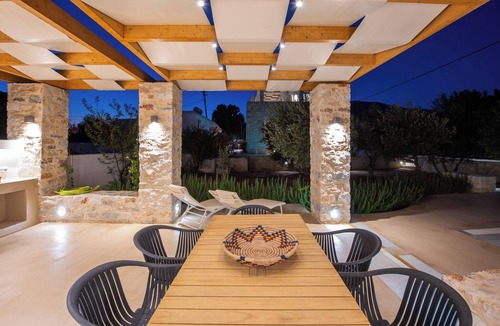 Drios Apartment | Openspace Garden Apartment with BBQ By Triotissa Local Living B2