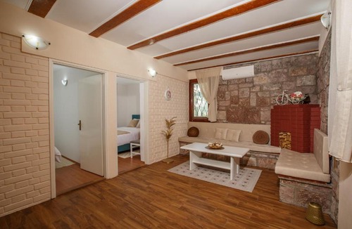 Orahovac Apartment | Orahovac holiday home