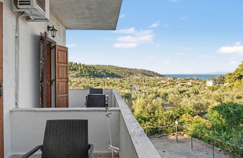 Chalkidiki Region Apartment | Orama 20 Room with Sea View, Wi-Fi, and Air Conditioning