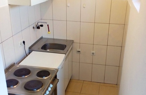 Niksic House | Orange apartments, city center