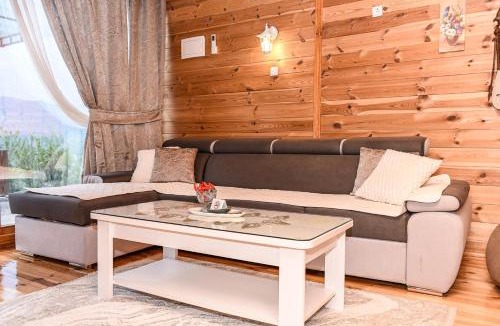 Pricelje House | Ostrog Wood House
