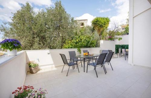 Kalamata Apartment | Over the Hill