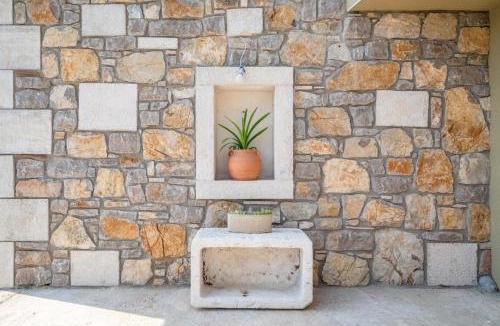 Kaluđerac Villa | Paštrovići Stone Retreat