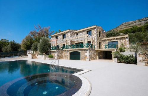 Kaluđerac Villa | Paštrovići Stone Retreat