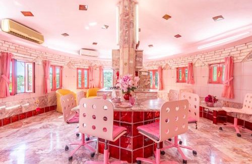 Gaios Apartment | Paco's Resort Barbie House