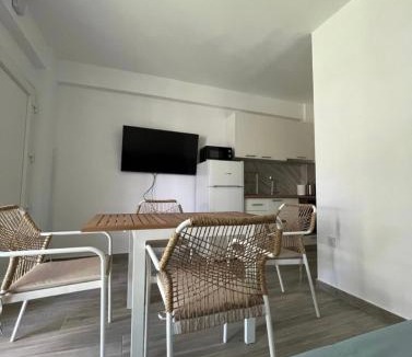 Paralia Ofryniou Apartment | Palm Residential
