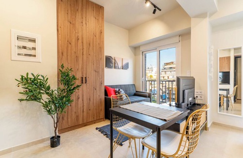 Piraeus Apartment | Pame Rentals – Olive Design Studio D2
