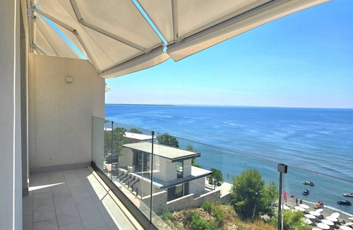 Shengjin Apartment | Panorama Deep Blue 001