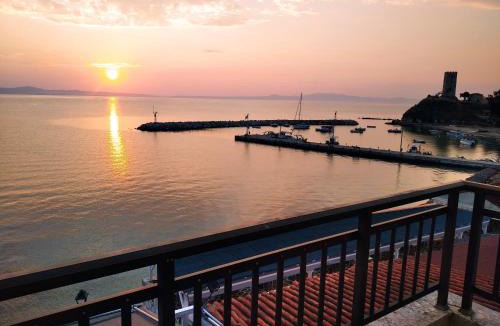 Nea Fokaia House | Panoramic Sea View Apartment