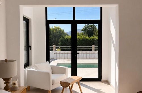 Archangelos Villa | Papamanolis House