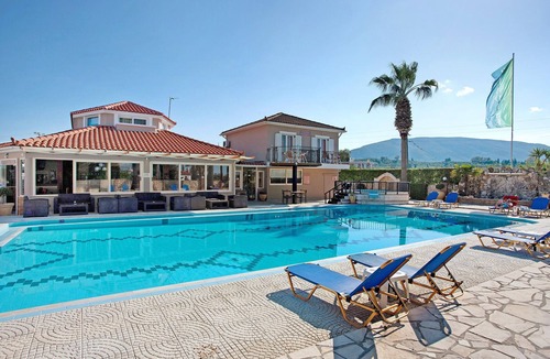 Agrilia Apartment | Paradise Zante Standard Studio 3 with Shared Pool & Wi-Fi