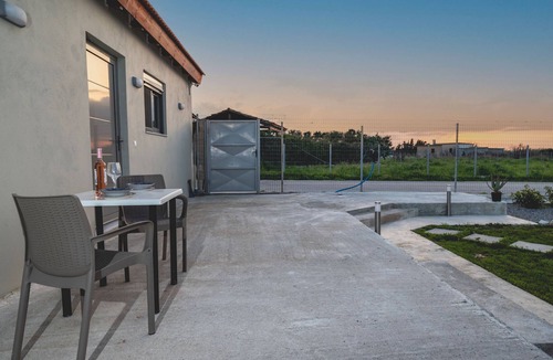Kremasti House | Paradisi Sea Escape near the Beach