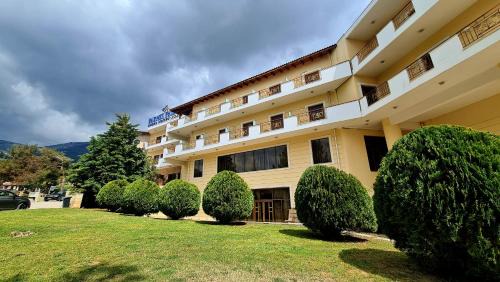 Acharnes Hotel | PARNIS PALACE Hotel Suites