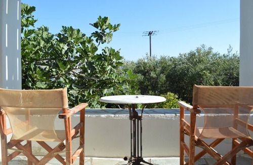 Krotiri Apartment | Paroikia: sea view house