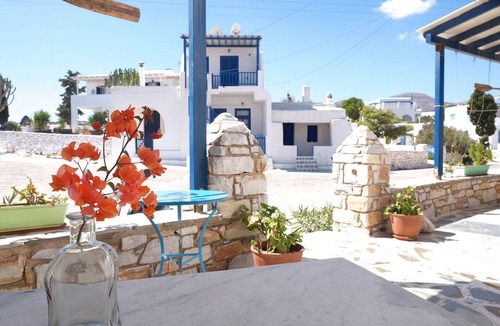 Logaras Apartment | Paros: Apartment 30 meters from the beach