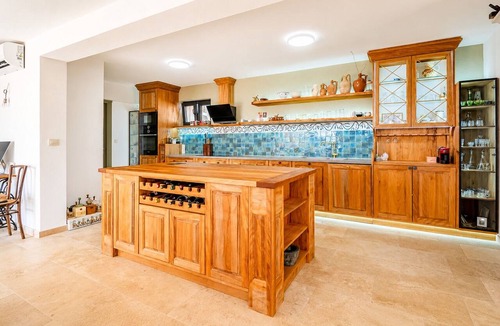 Kaluđerac House | Paštrovići Stone Retreat with Pool,Jacuzzi & Adriatic Sea Views