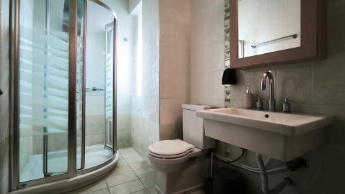 Xanthi Apartment | Pavlo's Wooden Penthouse Maisonette