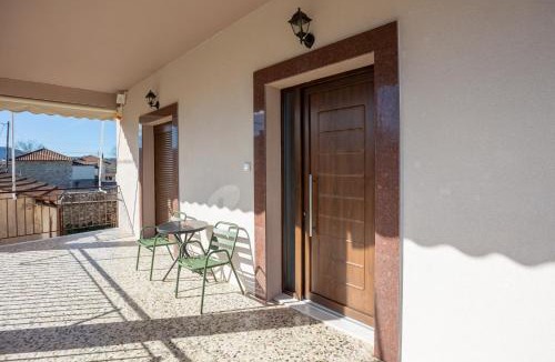 Vlachokerasia Apartment | Peaceful 2-bedroom village house near Tripolis