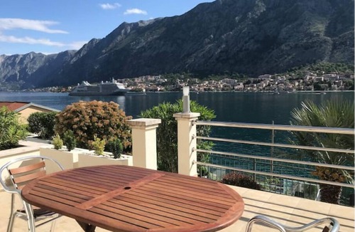 Kotor Apartment | Peaceful Apartment in Kotor Bay