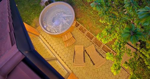 Bresalc House | Peaceful Villa with Hot Tub - Jacuzzi