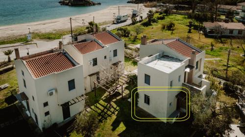 Kalamitsi House | Pelagos Paradise Seafront Studio by Booking Kottas