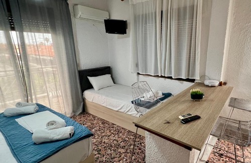 Pefkochori Hotel | PELEKAN rooms and apartments Athina 34