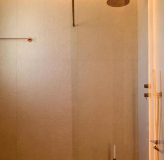 Agios Georgios Apartment | Penny's House New Luxe Jacuzzi Villa 400m from Sea