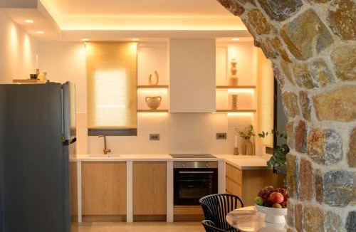 Agios Georgios Apartment | Penny's House New Luxe Jacuzzi Villa 400m from Sea